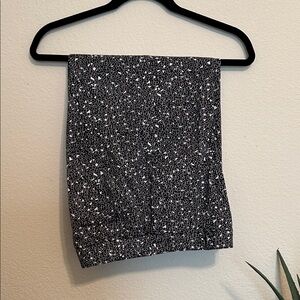 Briggs New York Black and White Capris